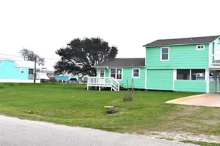 1769 County Rd 201, Sargent, TX 77414 - Photo 3