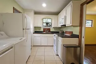 3610 Dennis St, Houston, TX 77004 - Photo 5