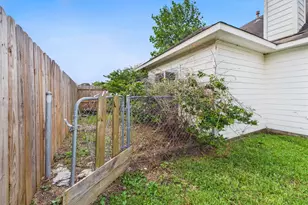 1484 Allison St, Alvin, TX 77511 - Photo 37