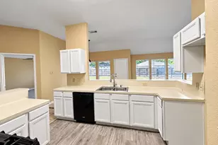 2206 Friarwood Trail, Houston, TX 77339 - Photo 9