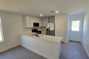 1105 Live Oak Ave, Bay City, TX 77414 - Photo 3