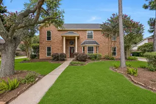 513 Meadow Bend Dr, Friendswood, TX 77546 - Photo 1