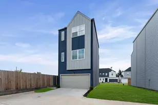 2305 Springwood Vis Ln, Houston, TX 77055 - Photo 3