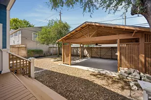 821 E 26th St, Houston, TX 77009 - Photo 31