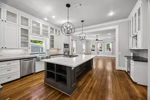 821 E 26th St, Houston, TX 77009 - Photo 13
