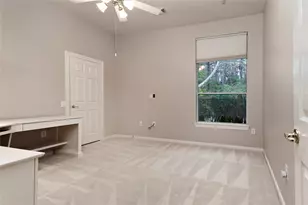 146 E Northcastle Cir, The Woodlands, TX 77384 - Photo 29