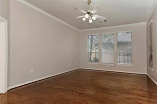 146 E Northcastle Cir, The Woodlands, TX 77384 - Photo 23