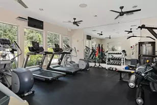 146 E Northcastle Cir, The Woodlands, TX 77384 - Photo 37