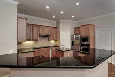 146 E Northcastle Circle, The Woodlands, TX 77384 - Photo 9