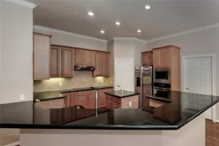 146 E Northcastle Cir, The Woodlands, TX 77384 - Photo 9