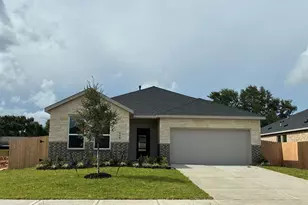 15 Robin Ct, Angleton, TX 77515 - Photo 1