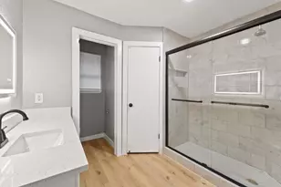 10723 MacKenzie Dr, Houston, TX 77086 - Photo 11