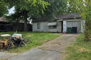 3718 Landa Ln, Houston, TX 77023 - Photo 1