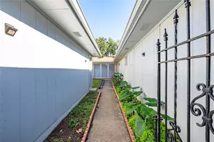 10215 Kirkwren Dr, Houston, TX 77089 - Photo 3