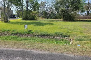 336 Hemphill, Texas City, TX 77591 - Photo 1