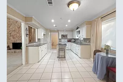 6203 Fairway Oaks Court, Spring, TX 77379 - Photo 9