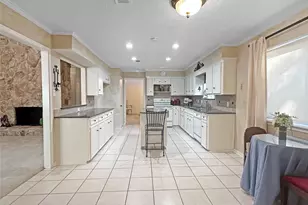 6203 Fairway Oaks Ct, Spring, TX 77379 - Photo 9