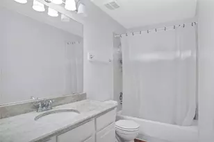 2131 Lakewind Ln, League City, TX 77573 - Photo 15