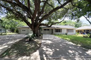 3413 Cherry Ln, Bay City, TX 77414 - Photo 1