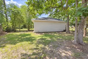 3413 Cherry Ln, Bay City, TX 77414 - Photo 31
