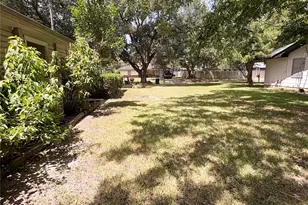 3413 Cherry Ln, Bay City, TX 77414 - Photo 25