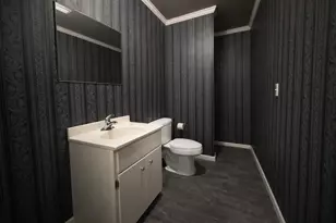 221 N Houston, Wharton, TX 77488 - Photo 9