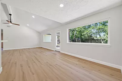 3418 Luton Park Drive, Houston, TX 77082 - Photo 9