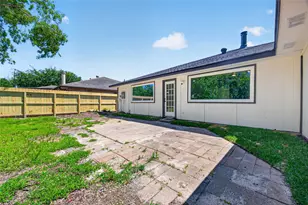 3418 Luton Park Dr, Houston, TX 77082 - Photo 49