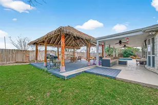 805 Camelot Ln, Friendswood, TX 77546 - Photo 45