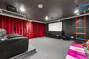 805 Camelot Ln, Friendswood, TX 77546 - Photo 3