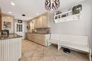 805 Camelot Ln, Friendswood, TX 77546 - Photo 15