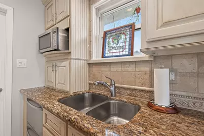 805 Camelot Lane, Friendswood, TX 77546 - Photo 21