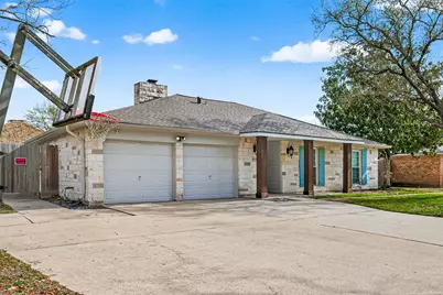 805 Camelot Lane, Friendswood, TX 77546 - Photo 5