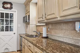 805 Camelot Ln, Friendswood, TX 77546 - Photo 19