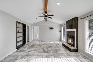 426 Candlelight Ln, Livingston, TX 77351 - Photo 11