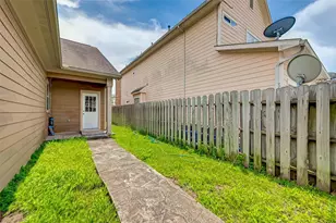 7130 Pavilion Dr, Houston, TX 77083 - Photo 21