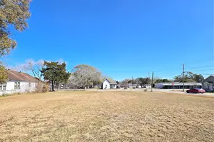 612 S Mechanic St, El Campo, TX 77437 - Photo 15