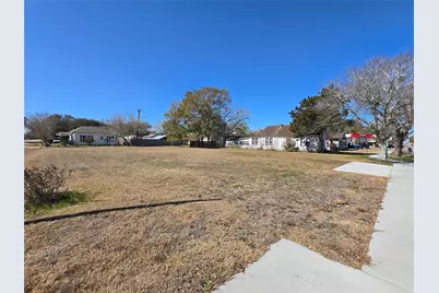 612 S Mechanic Street, El Campo, TX 77437 - Photo 3