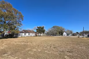 612 S Mechanic St, El Campo, TX 77437 - Photo 11