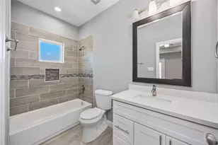 4903 Mallow St, Houston, TX 77033 - Photo 9