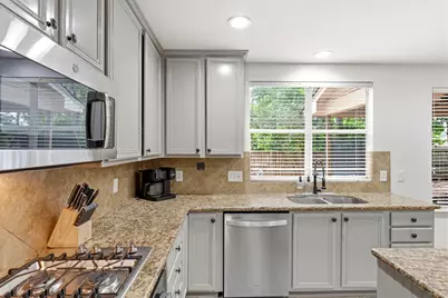 42 W Gaslight Place, The Woodlands, TX 77382 - Photo 21