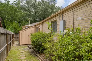 7715 Brush Wood Dr, Houston, TX 77088 - Photo 33