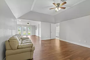 7715 Brush Wood Dr, Houston, TX 77088 - Photo 19