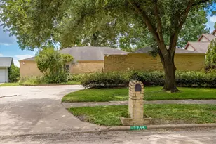 7715 Brush Wood Dr, Houston, TX 77088 - Photo 37