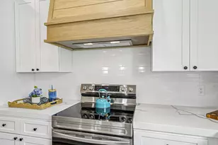 2435 103rd St, Galveston, TX 77554 - Photo 15