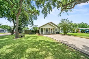 1501 1st Ave N, Texas City, TX 77590 - Photo 1