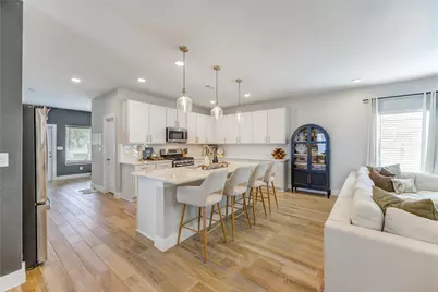 5009 Coral Vine Court, Pearland, TX 77584 - Photo 9