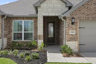 13709 Gaff Rig Dr, Texas City, TX 77510 - Photo 5