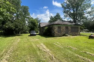 629 Ezekiel Smith St, Waller, TX 77484 - Photo 3