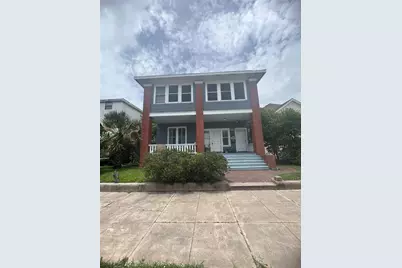 2206 Bernardo De Galvez Avenue, Galveston, TX 77550 - Photo 1